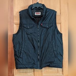 Men's Levi's puffer vest, size Large